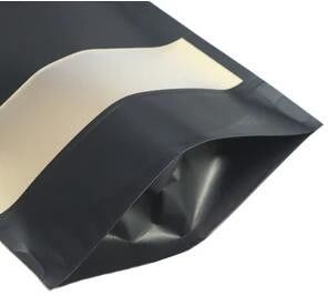 Doypack หลายขนาดยืนขึ้นถุงกระดาษคราฟท์ปิดผนึกความร้อนสีดำพร้อมหน้าต่าง
